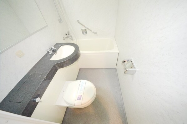 レジディア神田岩本町の物件内観写真